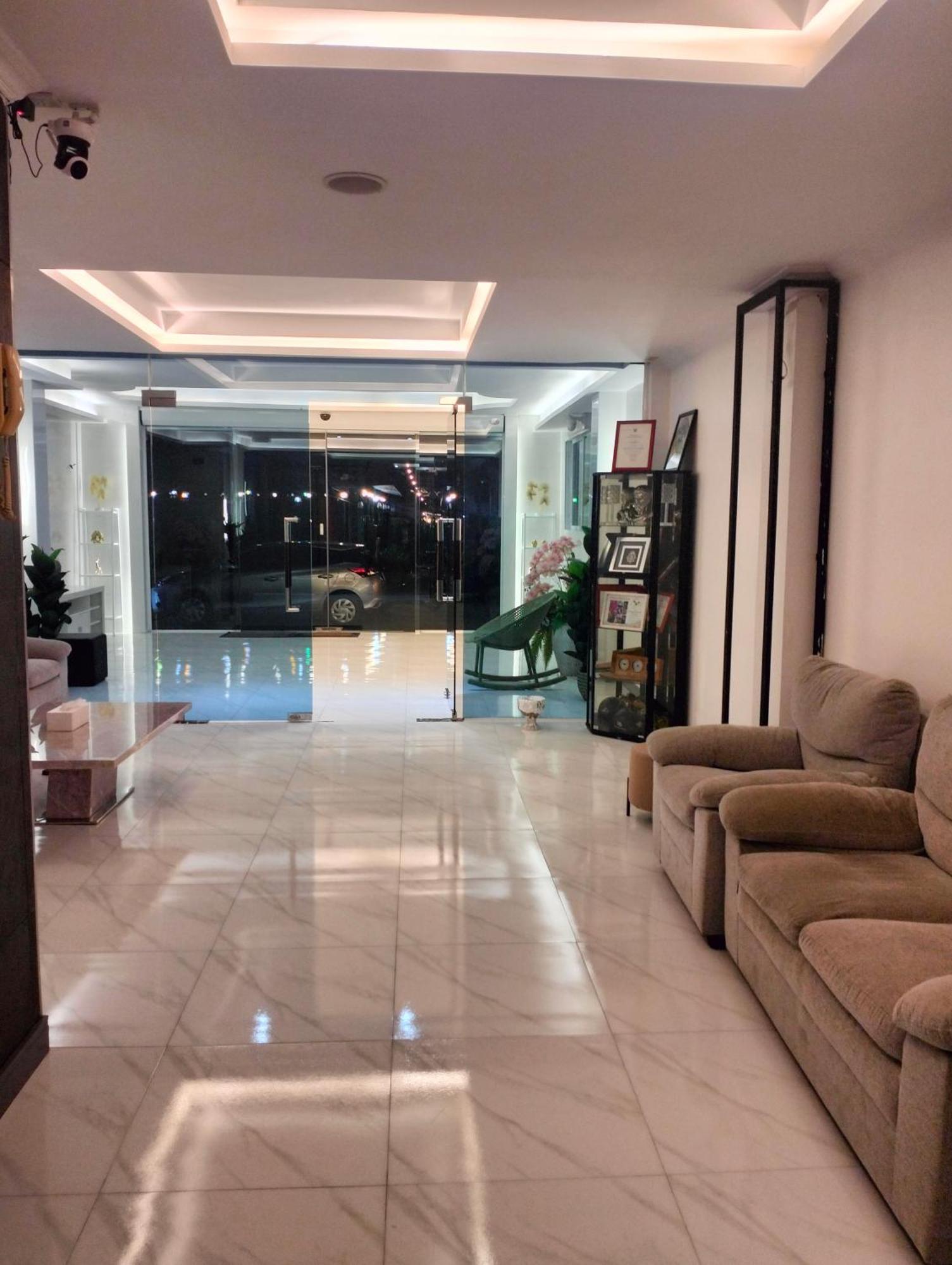 Titanic Residence-5 Minutes Walk To Walking Street 芭達亞 外观 照片